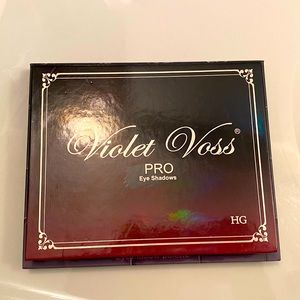Violet Voss Eyeshadow Palette.